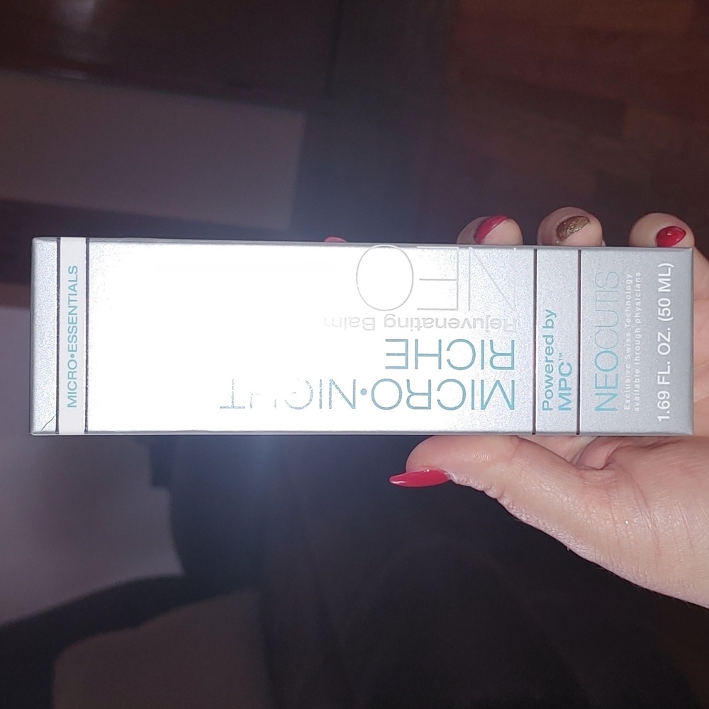 Neocutis micro night riche rejuvenating balm